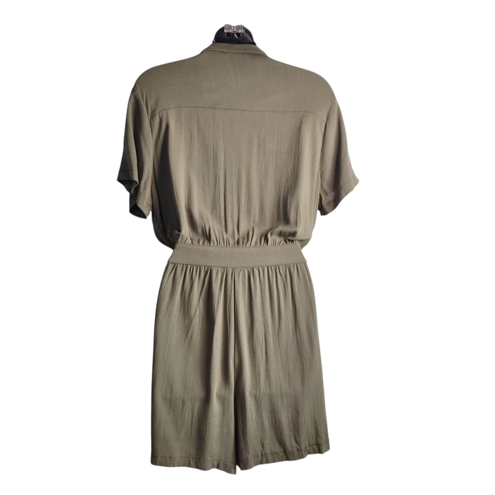 MM Women's Olive Green Jumpsuit Romper Shortsleeve Belt Collar V-Neck Sz M NWT - Picture 2 of 7